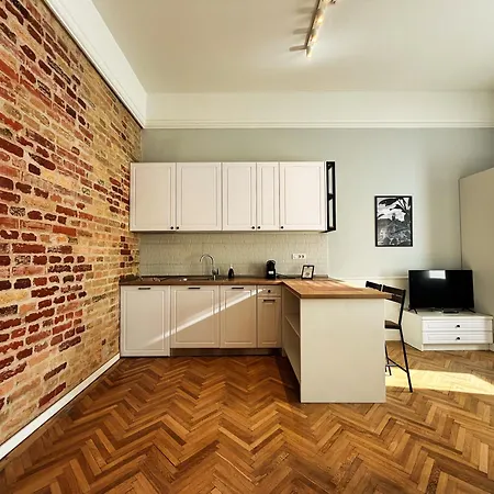 Carol - Ultra - Powered By Neo Timisoara