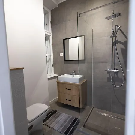 Carol - Ultra - Powered By Neo Apartament