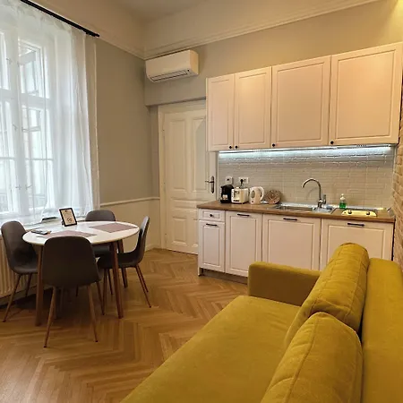 Carol - Ultra - Powered By Neo Apartment *