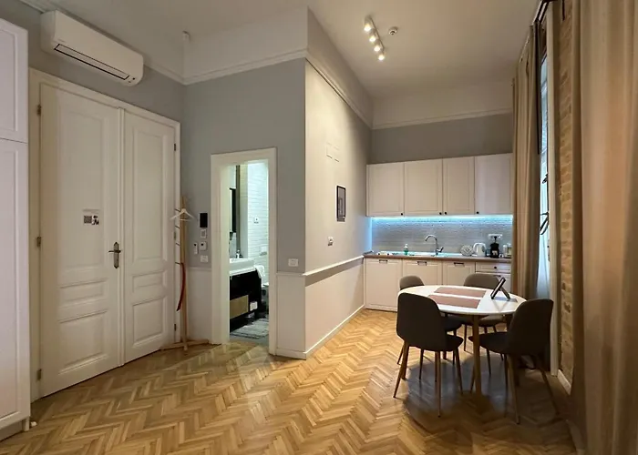 Carol - Ultra - Powered By Neo Apartman