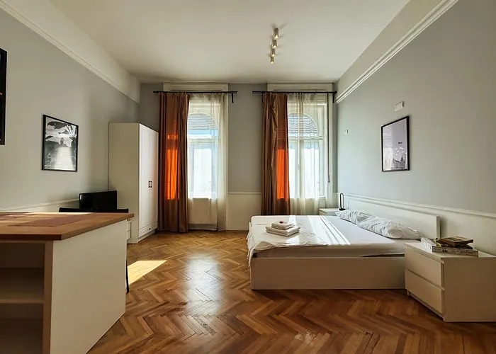 Carol - Ultra - Powered By Neo